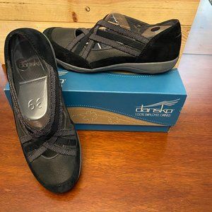 Dansko "Hilde Suede" casual shoes -- Size 39 -- $40